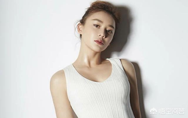 马甲线图片:有哪些凭借马甲线翻红的女星？