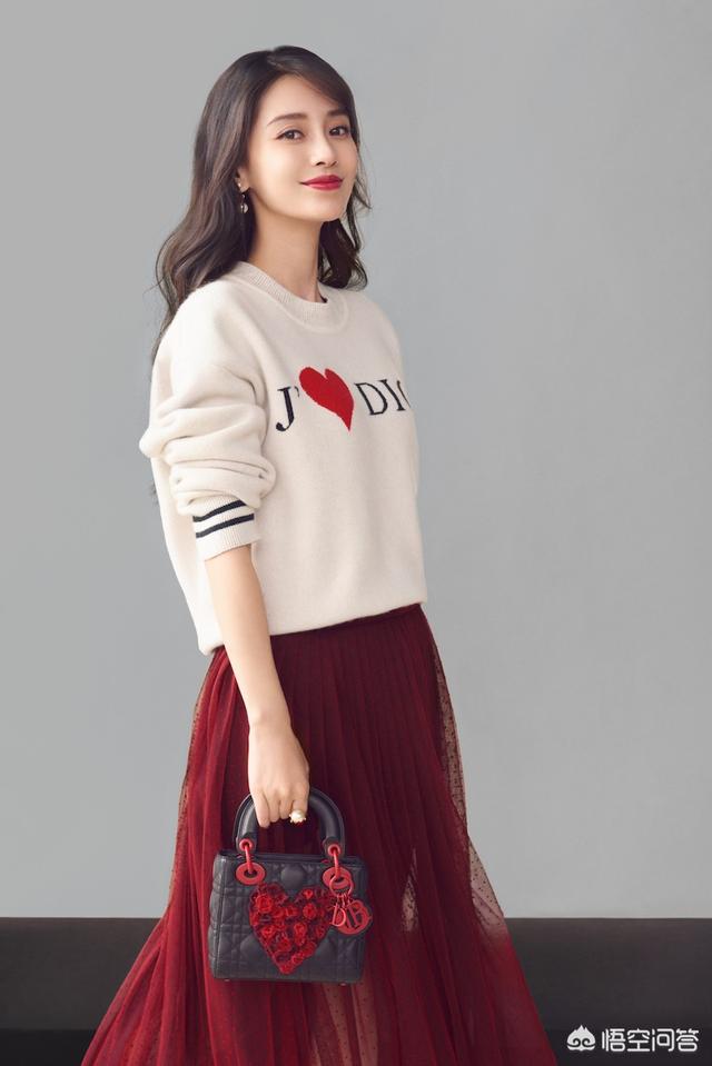 黄晓明摸杨颖的胸:少女感十足的Angelababy有哪些好看的私服搭配？