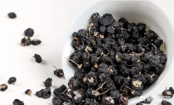 黑枸杞菊花茶，黑枸杞泡水喝的方法有哪些？