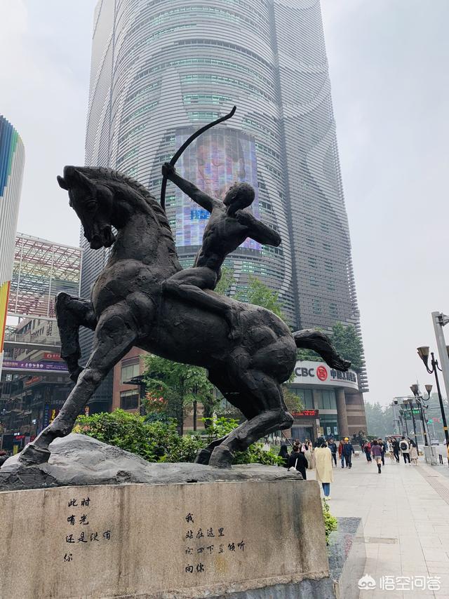 您对公司里为了个人利益,诬告、颠倒黑白、恶意重伤等小人腹黑行为,怎么看待和应对？
