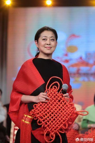 倪萍医院看赵忠祥:倪萍的节目总是哭哭啼啼，节目为什么要煽情？