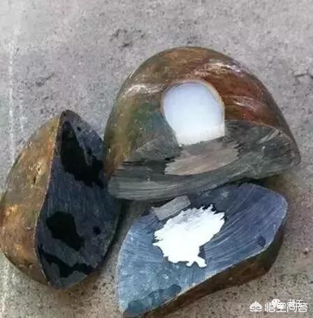 和田玉是透好还是不透好,白玉是不透明的好还是半透明的好？