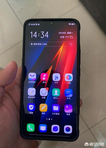 vivo iQOO和荣耀v20哪个值得入手？哪个性价比更好一些？