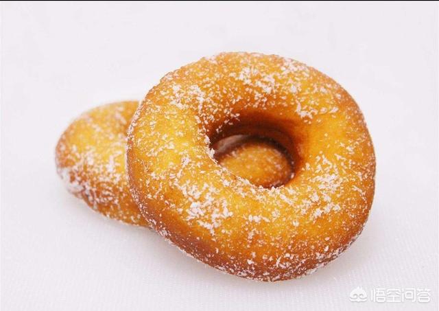 最简单炸甜甜圈的做法:大润发里的甜甜圈怎么做？