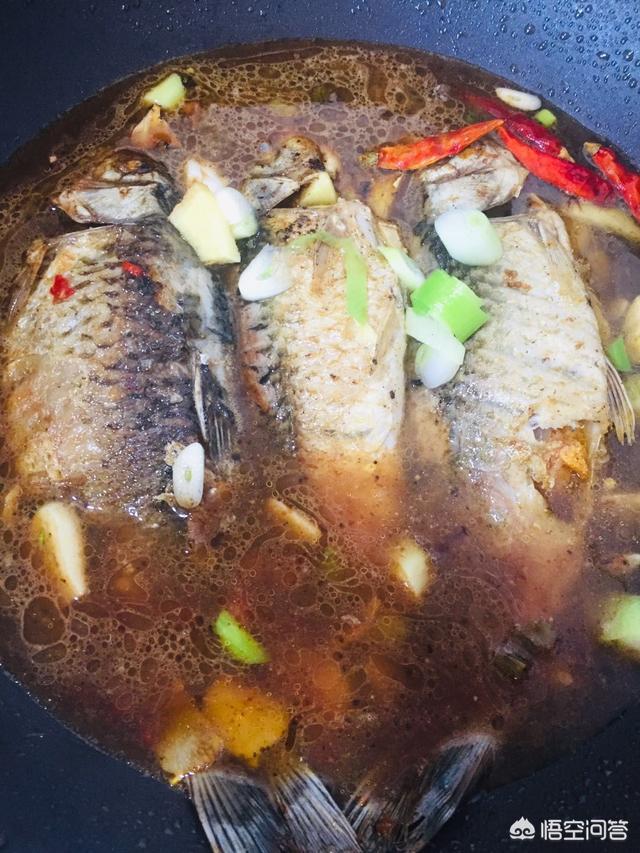 红烧鱼怎么做好吃，今天买了一条鱼，但不知怎么做，有人知道怎么做好吃？