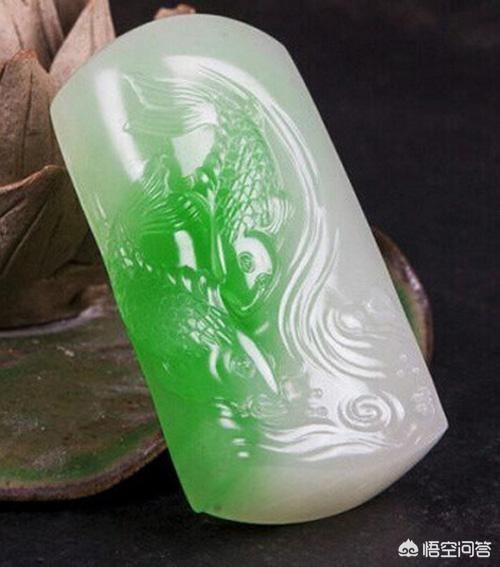 白底青翡翠什么档次,花青种翡翠和白底白底青种的区别？
