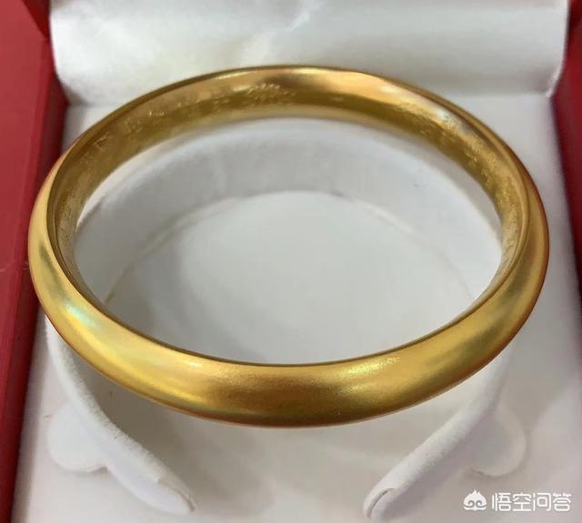 买金手镯圆的好扁的好,黄金手镯和翡翠手镯哪个好？