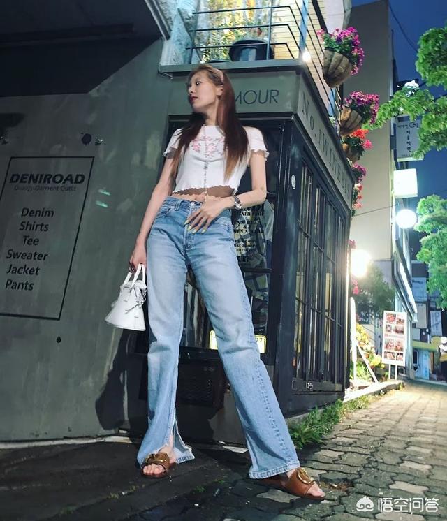 泫雅小短裙事件图片:超级喜欢泫雅，有哪些泫雅风的穿搭可以推荐？
