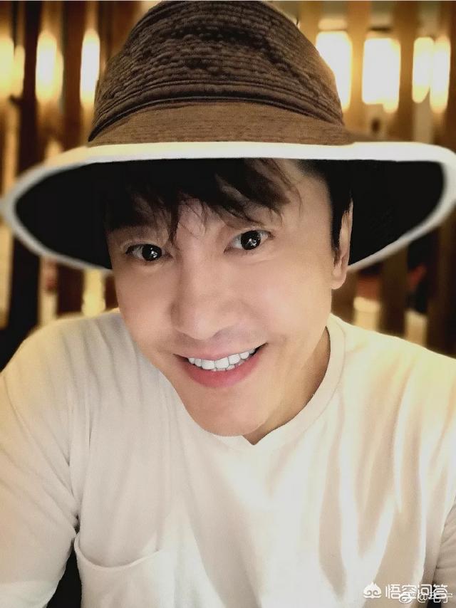 毛宁事件:歌手毛宁迎来了50岁生日，他最近怎么样