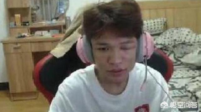 LOL:冠军打野TBQ白天鞋厂上班被打,晚上直播四人挂机,他是如何变成这样的？