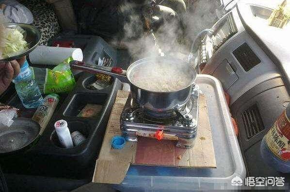 突然就出现了很多单人女性自驾游,又住车上又做饭的,是炒作还是爱好？