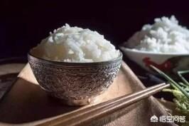 大米生小黑虫还能吃吗，为什么大米会生长一种黑的很小的虫子？这米还能吃吗？