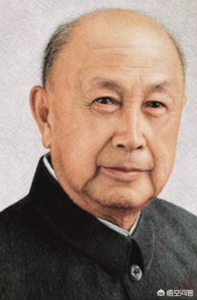 蒋英与李双江合照:如果有一天你发现和柯南住一个酒店，该如何自救？