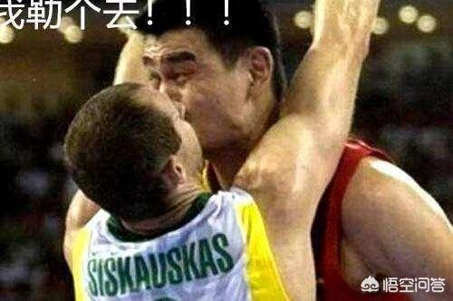 任贤齐扇子:综艺节目中有哪些场景会让你尴尬到脸酸而当事人还毫无察觉？