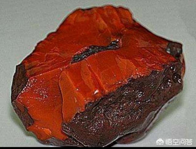 买玉怎么鉴定真假,玉石如何辨别真假？有哪些靠谱的品牌吗？