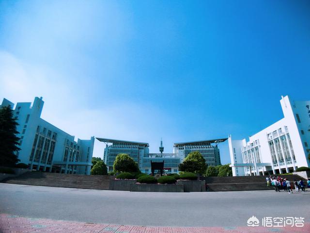 报法学专业,在南京师范大学和苏州大学之间选其中之一的话。哪所学校的法学专业更好？