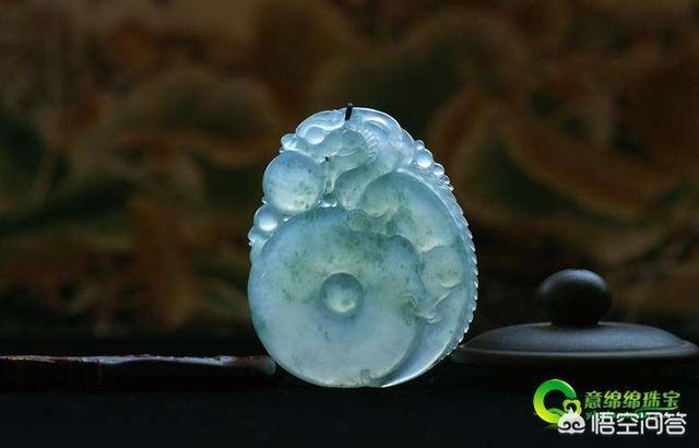 冰种飘蓝花翡翠价格,翡翠中飘花和飘绿哪个更值钱？