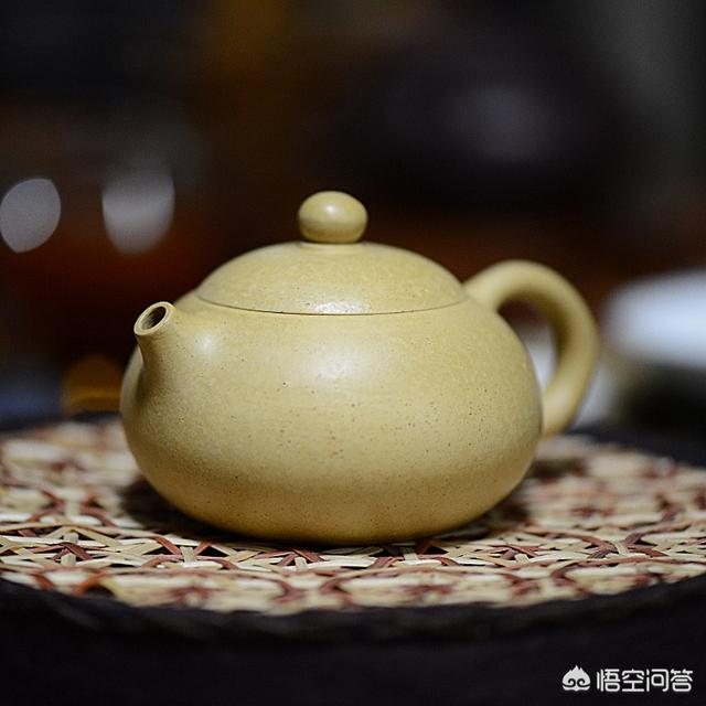 和田玉可以用茶水养吗,紫砂壶看着干涩的，是泥料不好吗？