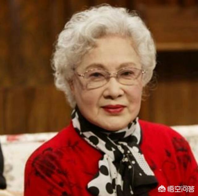 秦怡的婚姻:赵丽颖离婚了，为什么现在这么多人离婚，奶奶那辈人却没人离婚？