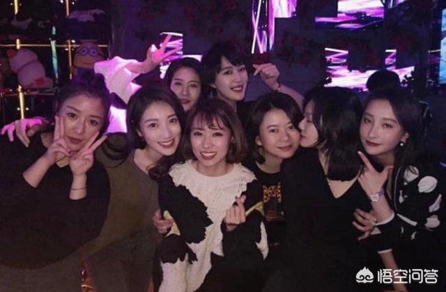 洪欣风波后首现身:风波后，洪欣近日出席活动时女神形象依旧，你们怎么看待洪欣？