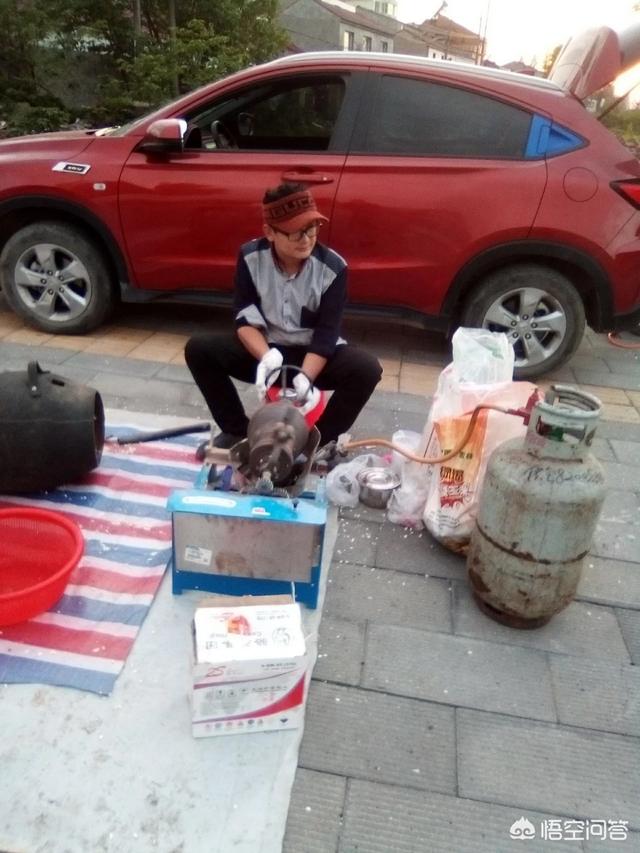 为什么没人敢碰何鸿燊:为什么现在很多人对家里的老人都感到很反感