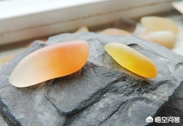 玉石翡翠,翡翠和玉石有什么区别，翡翠好还是玉石好？