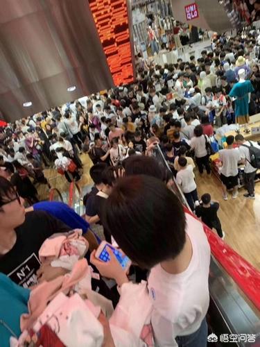 优衣库天猫旗舰店成立时间:你对抢购优衣库联名T恤有什么看法？
