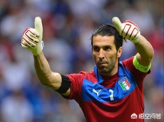 迄今为止,足球史上最难超越的十大巨星球员都有谁?插图9 迄今为止,足球史上最难超越的十大巨星球员都有谁?插图9