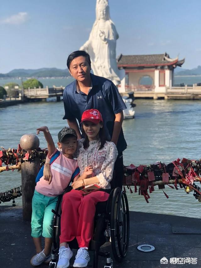 桑兰摔伤:在赛前训练中意外受伤导致瘫痪的体操运动员桑兰，近况怎么样了
