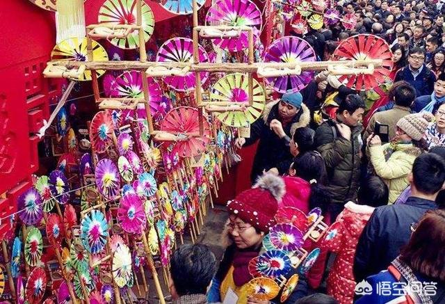 河南农村庙会斗狗现场视频:农村每年戏曲表演，为什么会有那么多人观看？