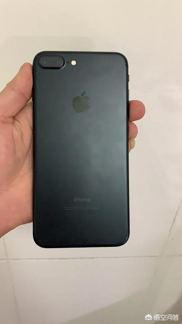 不玩游戏，看头条和微信，偶尔看抖音，苹果手机哪款合适