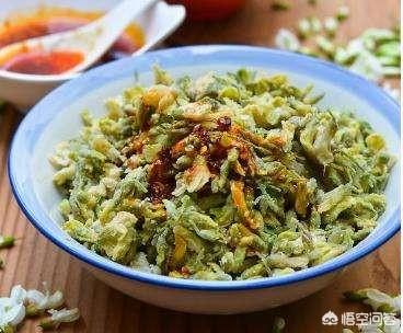 槐花的吃法,农村的洋槐花怎么做好吃？
