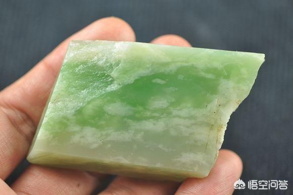 和田翠青料是什么,青海翠和翠青料是一样的吗？