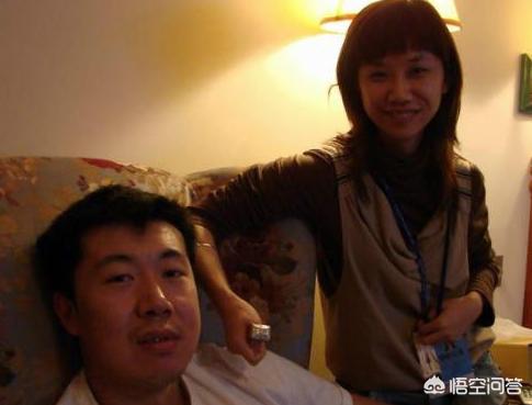 王治郅妻子:42岁的王治郅生活现状如何