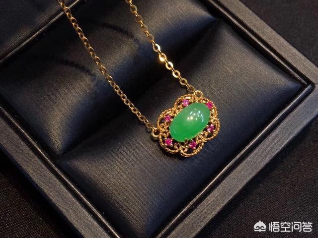 几百块钱的翡翠是真的吗,几千块的翡翠吊坠会是真的吗？