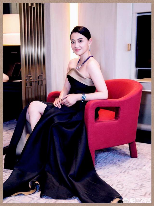 梅婷生孩子戏一条过:梅婷脱离微胖圈后，穿衣品味是不是提升了很多