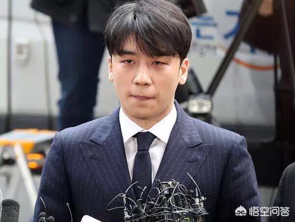 文在寅可以把朴槿惠送进监狱，为何关不了李胜利？