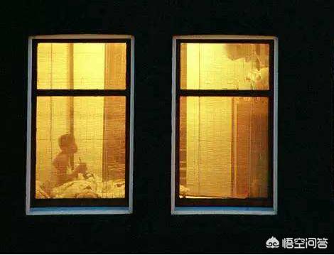 高校女生诡秘事件:疑清华法律硕士偷拍女生裙底，高等教育到底怎么了