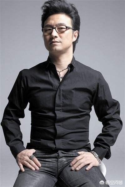 汪峰开三轮摩托车撞树怎么回事:许巍，汪峰，朴树，是否属于摇滚，摇滚真正的定义又是什么？
