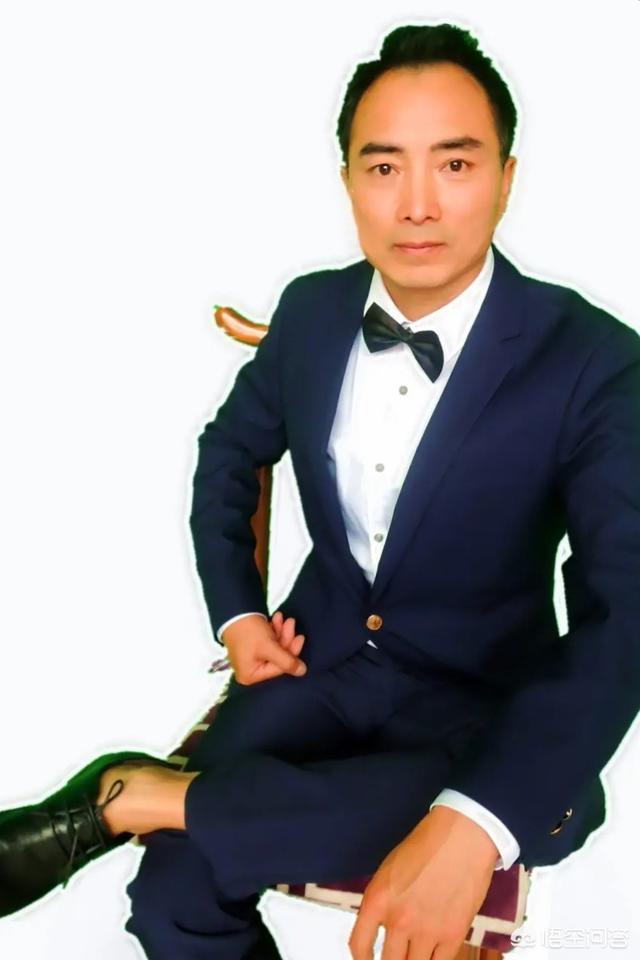 李炜微博小号:什么是粉丝？什么是水军？