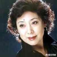 关牧村简历:中国歌手关牧村和香港歌手徐小凤都是女中音，谁唱功更好？