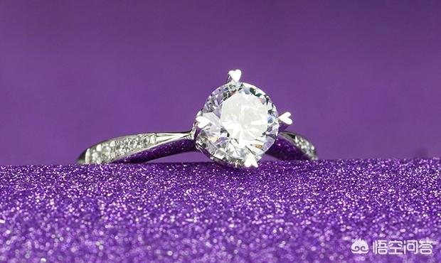 欧泊戒指多少钱,女孩子一般大概有多少件首饰？