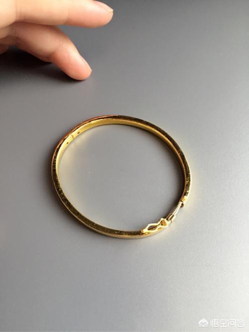 足金手镯多少钱一克,周大福足金手镯多少钱一对？