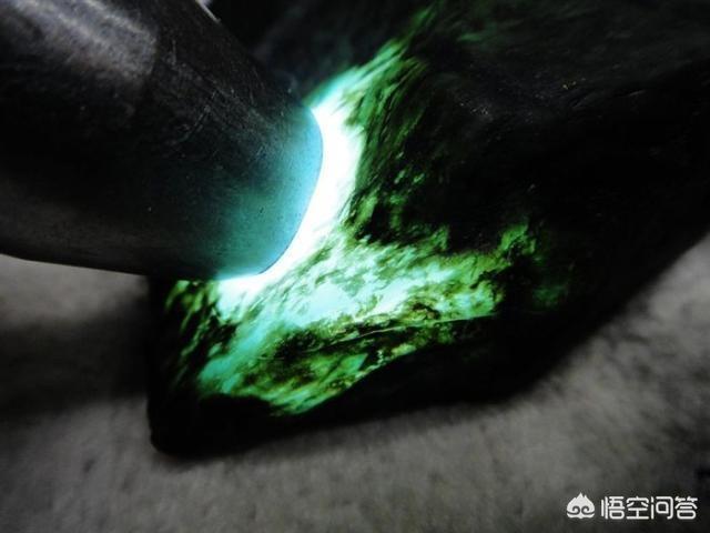 翡翠原石有哪些场口,为什么说莫湾基场口翡翠原石的赌性最大？