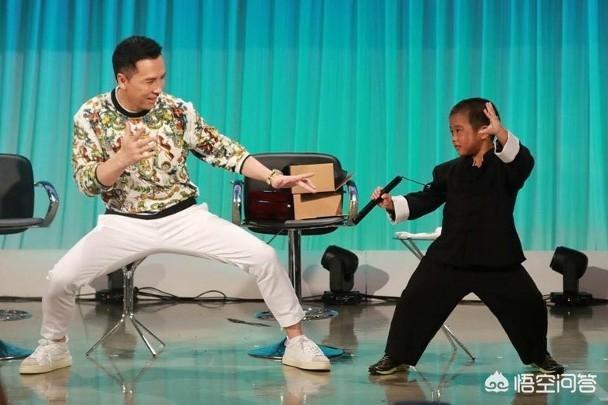 龚玥菲个人资料照片:都说图中的小男孩是李小龙的接班人，现在小男孩是什么样了