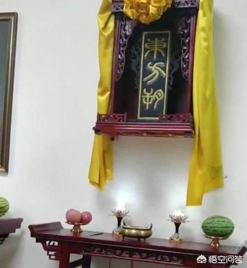 赵本山照片当遗像:德云社“后台”侯耀文遗像旁总放着一瓶可乐吗为什么