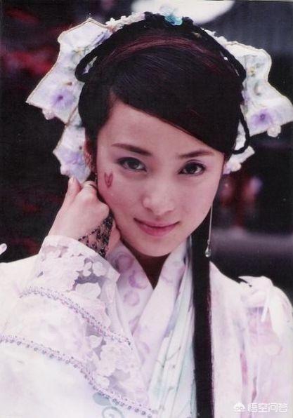 蒋勤勤二胎产子:蒋勤勤为儿子哺乳并安利初乳，初乳的营养真得那么高吗？