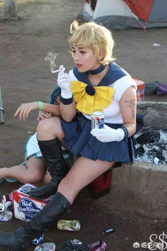 漫画家极乐鸟的联系方式:有哪些奇葩、硬核的COSPLAY？