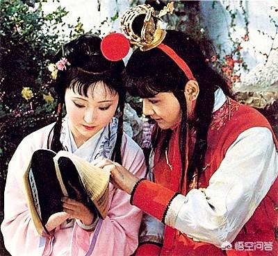中国人对于《红楼梦》很多人都拜读过,包括电视剧,如果你生活在哪个场景,你希望你是谁？
