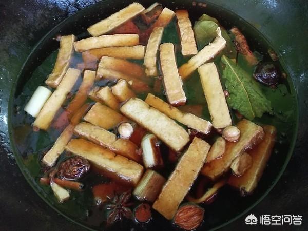 孙雨嫣:豆腐干卤水的配方是什么？